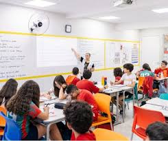 Educação bilíngue amplia habilidades cognitivas na infância