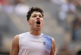 Ben Shelton Survives Close Call in Basel Opener