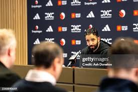 Crise no United? Palace Invencível Espera Por Amorim!