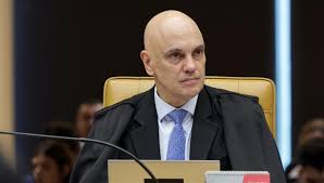 Moraes proíbe manifestações e acampamentos em frente à Papudinha