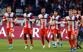 LIVE Champions League | Titanen­strijd in halve finale tussen meest scorende teams: sterrentrio voorin bij PSG, Bayern-coach Kompany geschorst