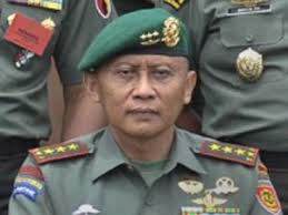 Jenderal Pramono Edhie Wibowo yang merupakan Kepala Staf Angkatan Darat sempat mencetuskan pengusulan untuk pembelian 17 ekor anjing pelacak. - Jenderal1