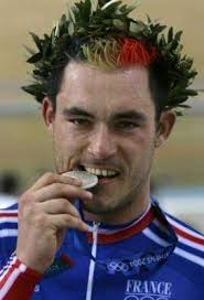 Arnaud Tournant medaille d&#39;argent (admirez la magnifique coiffure !!! )juste derrierele britannique Chris Hoy, l&#39;allemande Stefan Nimke est 3eme. - 35727528