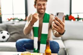 Cómo el aficionado informado sigue el fútbol en un ecosistema de noticias fragmentado