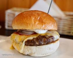 ダグズ・バーガー 沖縄 ハンバーガーの画像