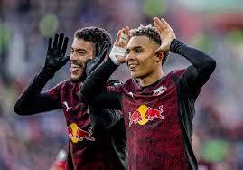 Revanche-Duell nach 0:6-Klatsche: Aufsburg trifft auf RB in Bestbesetzung