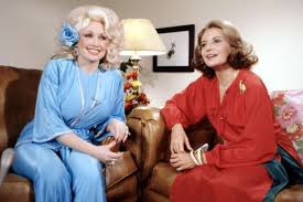 How Dolly Parton Handled Painful 1977 Barbara Walters Interview with Grace and Class — People.com