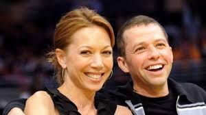 hier mit seiner Frau <b>Lisa Joyner</b> beim Basketballspiel der LA Lakers, <b>...</b> - 1907008876-cryer-r-hier-seiner-frau-lisa-joyner-beim-basketballspiel-lakers-wuenscht-charlie-sheen-beste-fef