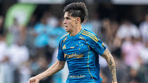 Joia de R$ 618 milhões estreia pelo Cruzeiro em derrota para o Santos; veja como foi