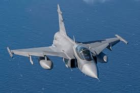 Caça Gripen de país da OTAN decola em alerta para interceptar Airbus A350 após perda de comunicação