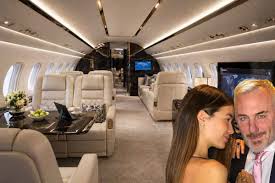 Jet privato ad alta tecnologia: dentro il bolide di Gianluca Vacchi da 70 milioni tra Banda Ka e domotica iPad-centrica