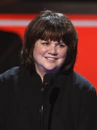 Linda Ronstadt accepts the Trailblazer award at the National Council of La Raza ALMA Awards in Pasadena, Calif. Ronstadt broke barriers for women as one of ... - 1377296527000-AP-People-Linda-Ronstadt