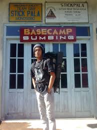 Hasil gambar untuk pecinta alam indonesia