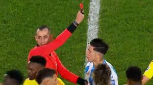 Video: Enzo Fernández pegó una patada en la cabeza y lo expulsaron ante Colombia por las Eliminatorias