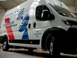 TV Republika kupiła ze zbiórki „wóz transmisyjny”. Internauci zadają pytania