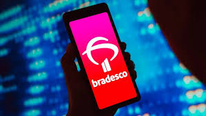 Bradesco lucra R$ 7 bilhões e engrena 10º trimestre de alta