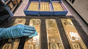 El oro amplía ganancias por demanda de refugio; plata, platino y paladio también brillan