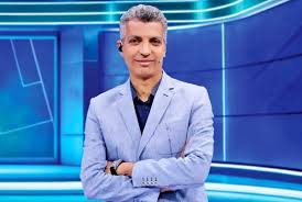 فردوسی‌پور: قطع فوتبال و پخش اذان برای خودشیرینی است + فیلم