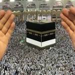 Muslim women travel without male