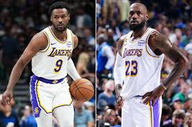 LeBron James Coaches Bronny on 'Bounce Pass' During Lakers-Mavericks Game