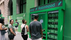 Robinhood Sinks 5% After Prosecutors Reportedly Charge Two Former Engineers Over Crypto Trades; Webull Drops 9%