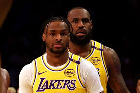 Video of LeBron James Going Against Bronny Has Lakers Fans Saying Same 
Thing About JJ Redick