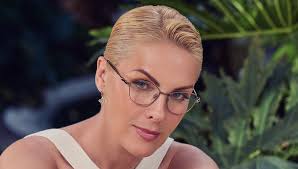 Justiça reconhece assinatura falsa e exclui Ana Hickmann de execução milionária