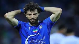 بازیکن خارجی در یک صورت از استقلال جدا می‌شود