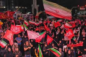 Anuncia Irán el cierre de Ormuz y dispara a buque; EU lanza ataques