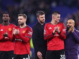 Man Utd and Chelsea next five Premier League fixtures compared in Champions League race