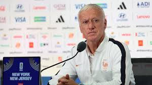 Copa: França se une por Deschamps na volta do treinador após morte da mãe