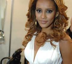 Resultado de imagem para tais araujo