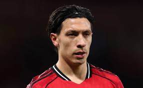 ¿Por qué no juega Lisandro Martínez en Newcastle vs. Manchester United por la Premier League 2025-26?