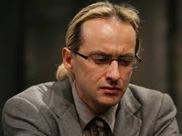 marius-stanescu. Actorul Marius Stănescu s-a născut la 11 iunie 1966, in Petroşani. RADAR DE MEDIA îi urează “La mulți ani”! - marius-stanescu