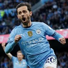 City arranca vitória no final sobre o Aston Villa e se aproxima de vaga na Liga dos Campeões