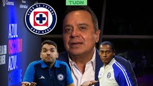 Víctor Velázquez fija su postura sobre la salida de Larcamón