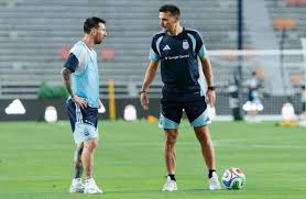 Scaloni admite preocupação e diz que preferia não enfrentar a Islândia antes da Copa