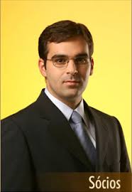 Dr. Bruno Muzzi de Lima, advogado, formado pela Universidade Católica de Pernambuco em 2005. Pós-graduando em Direito Empresarial pela FGV – Fundação ... - imgLat_bruno