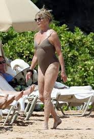 77-year-old Goldie Hawn's half-naked body sparks mixed reactions 😳😳😳❤️❤️ Pictures in the comments!! ️ 👇