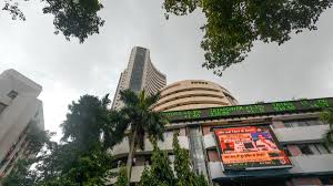 Benchmark indices trade lower on foreign fund outflows, renewed concerns over tariff hikes