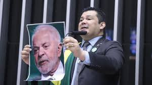 Deputado bolsonarista que desejou morte de Lula vira réu no STF