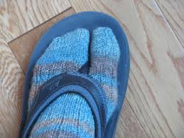 Résultat de recherche d'images pour "left and right socks"