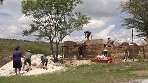 Resultado de imagen de imágenes de construcción artesanal
