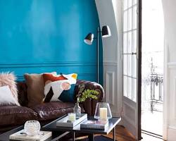 Image of beautifully painted accent wall in a stylish NYC living room