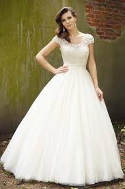 Resultado de imagem para tendencia de vestidos de noivas 2016