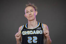Courtney Vandersloot Returns to Chicago Sky: A Homecoming