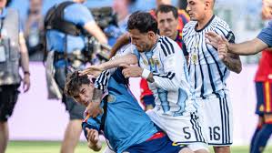 La FIFA sanciona con diez partidos a Paredes y con uno a Gavi por los incidentes de la final del Mundial