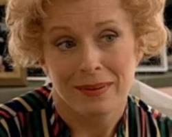 Angela Burbank (Holland Taylor) in Truman Show resmi