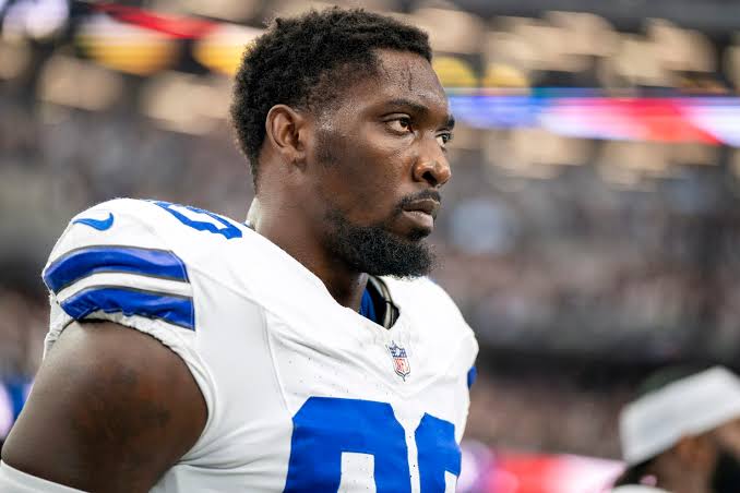 Cowboys pass rusher DeMarcus Lawrence out at least 4 games with IR move for  foot injury | AP News