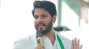 ಗೃಹಲಕ್ಷ್ಮಿ ಯೋಜನೆಯ 5,000 ಕೋಟಿ ರೂ. ಹಣ ಎಲ್ಲಿ..?: ರಾಜ್ಯ ಸರ್ಕಾರಕ್ಕೆ ನಿಖಿಲ್ ಕುಮಾರಸ್ವಾಮಿ ಪ್ರಶ್ನೆ